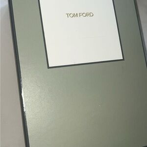 Tom Ford Elegant Gray Packaging
